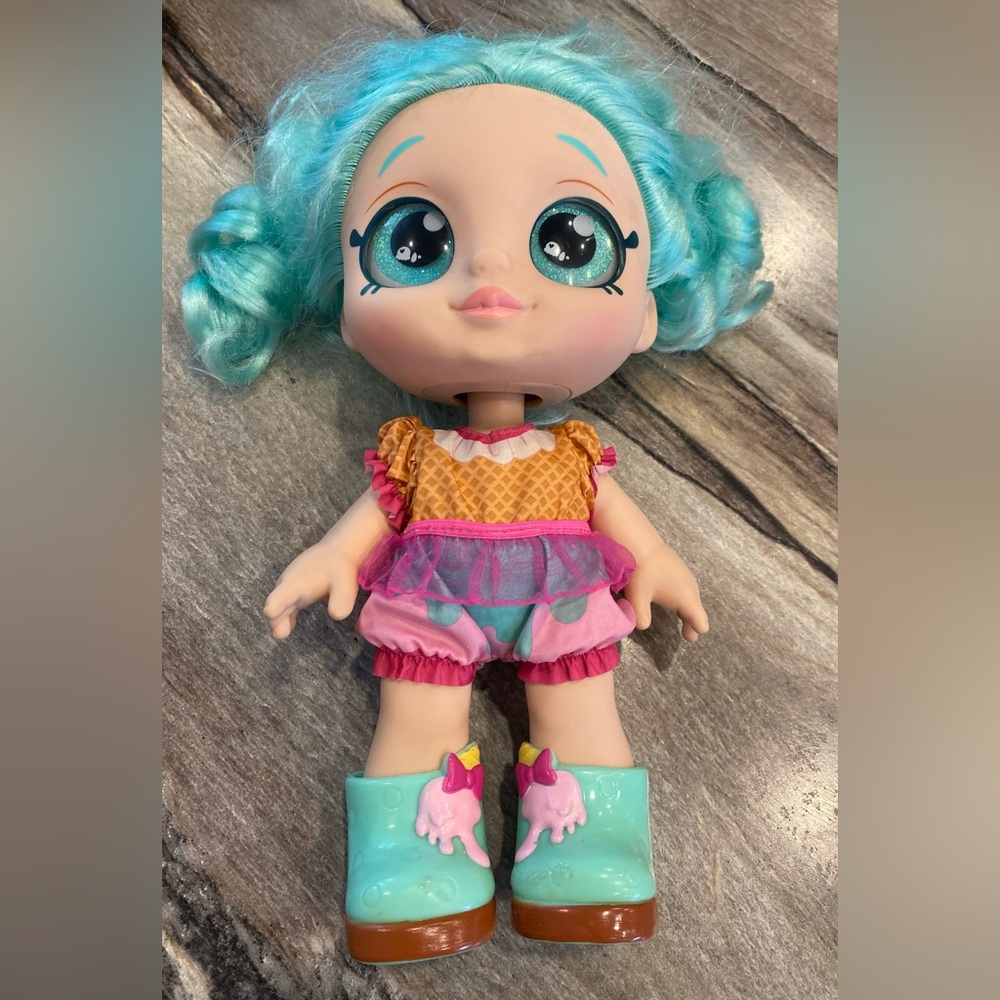 Kindi Kids Snack Time Friends Peppa Mint doll plastic